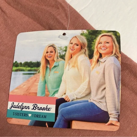 NWT JADELYNN BROOKE Friends Graphic Sleep Shirt “They Don’t Know” Size Large XL - Picture 8 of 11